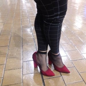 👠NWB👠Red fishnet pumps